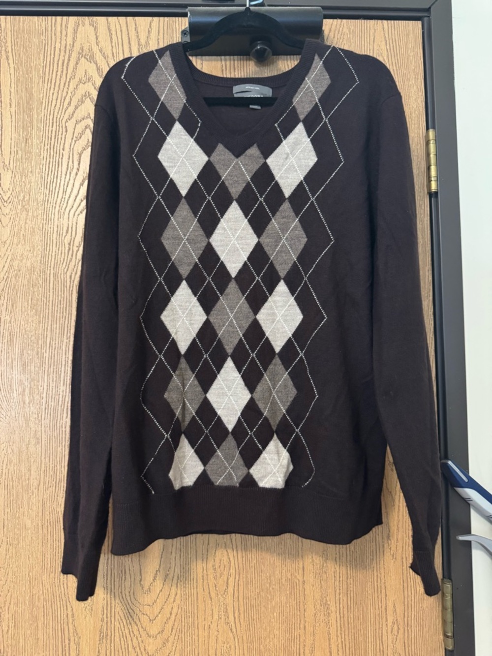 Merona Brown Argyle V-Neck Sweater 100% merino wool
